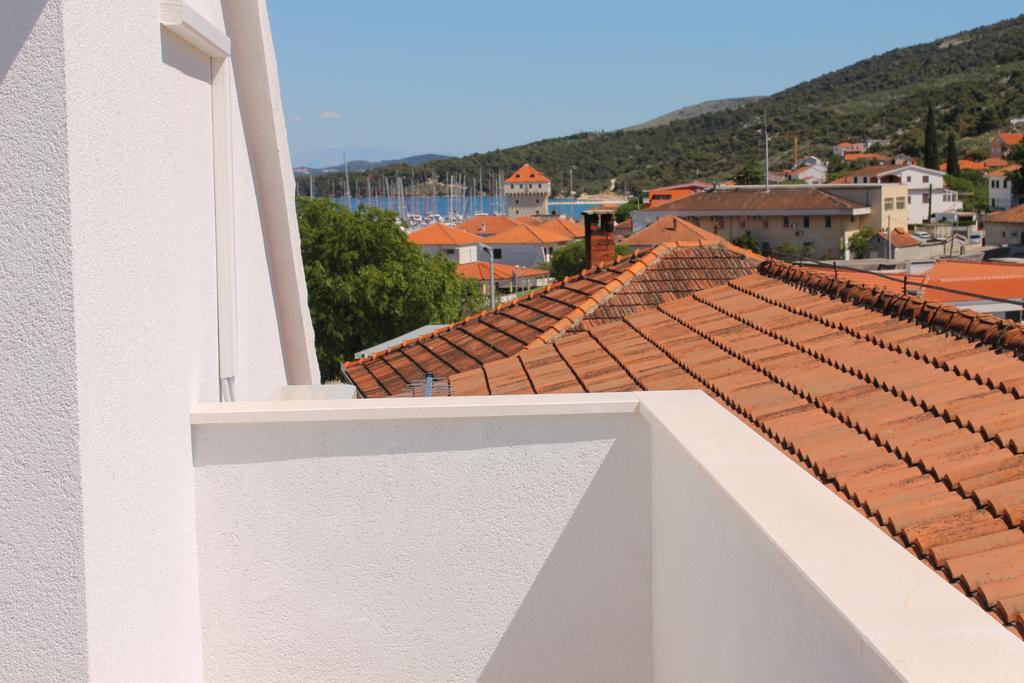 Apartments Yerkovic Маріна Екстер'єр фото