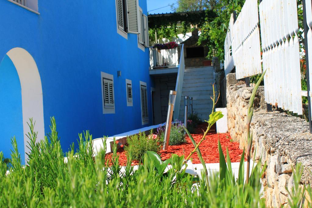 Apartments Yerkovic Маріна Екстер'єр фото