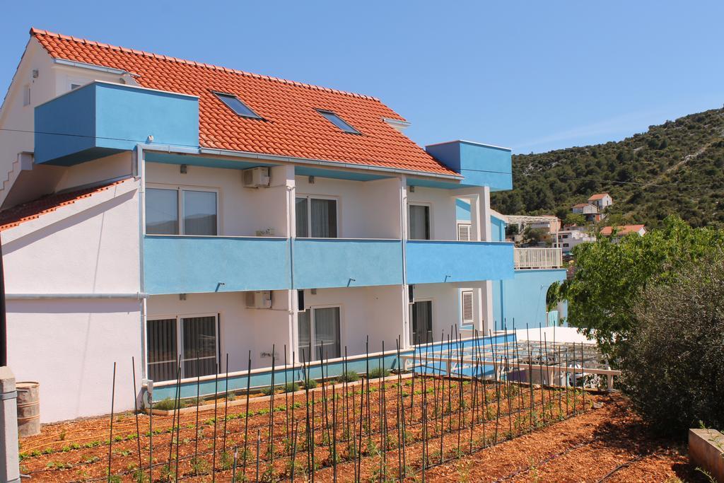 Apartments Yerkovic Маріна Екстер'єр фото