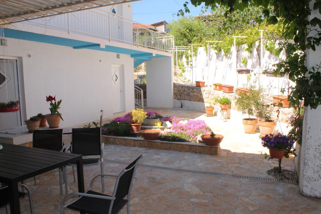 Apartments Yerkovic Маріна Екстер'єр фото